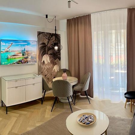 Jeny Boutique Apartment Targu-Mures Bagian luar foto