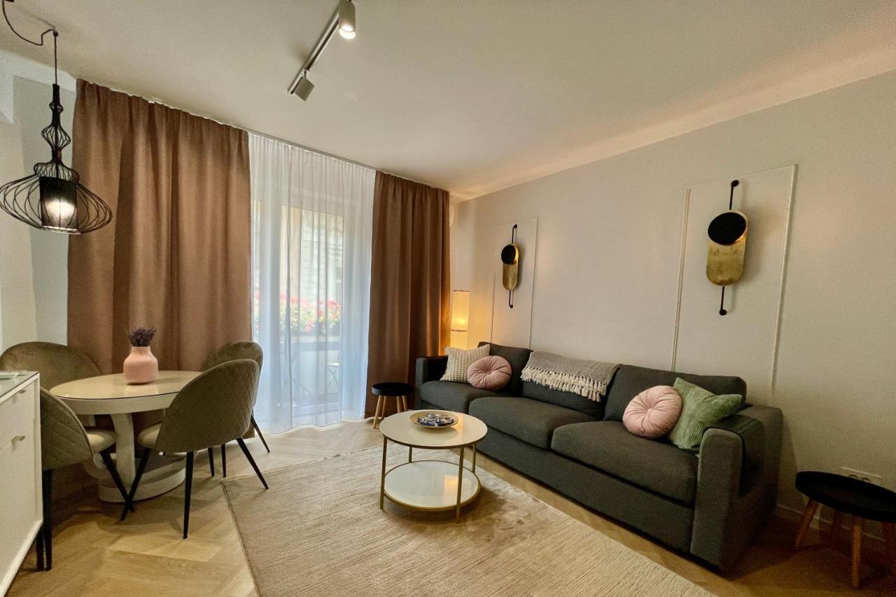 Jeny Boutique Apartment Targu-Mures Bagian luar foto
